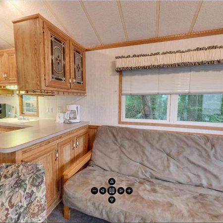 Spring Gulch Screened Park Model 6 Mount Airy Номер фото