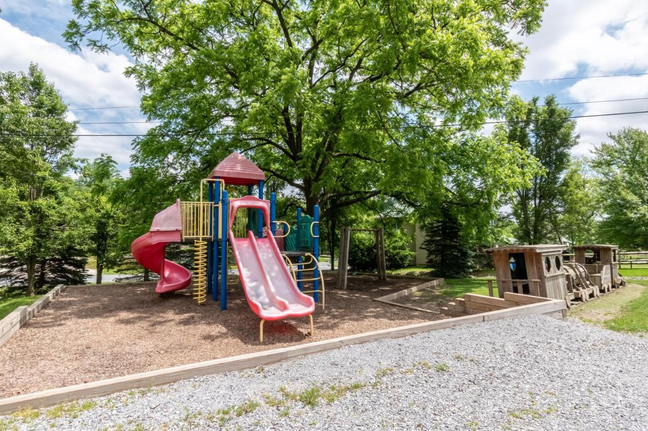 Spring Gulch Screened Park Model 6 Mount Airy Экстерьер фото