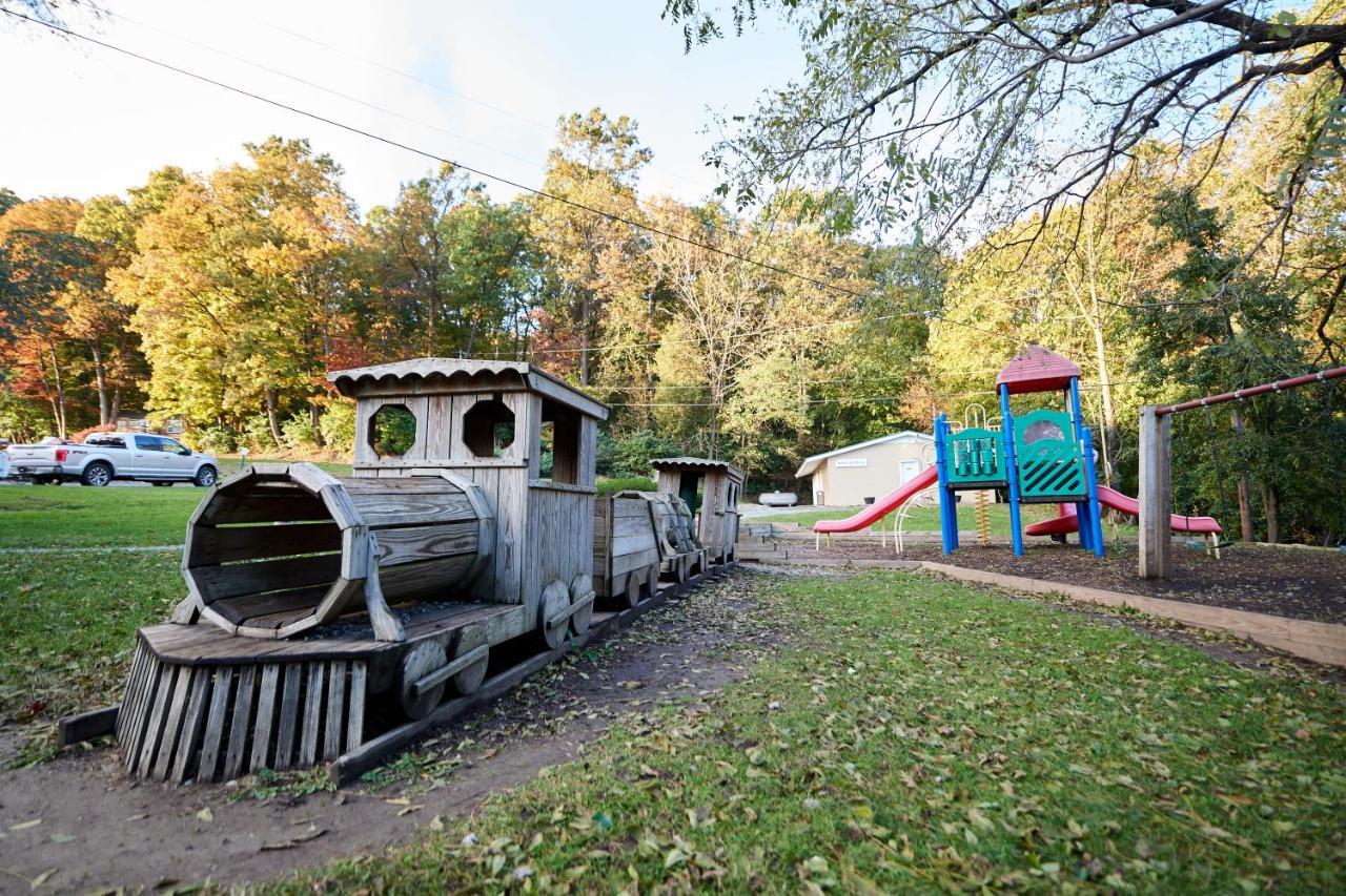 Spring Gulch Screened Park Model 6 Mount Airy Экстерьер фото